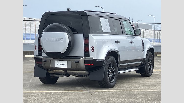 2023 認定中古車 Land Rover Defender 110 Hakuba Silver 3.0 litre i6D​ X-DYNAMIC HSE D300