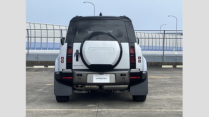 Defender 110 6