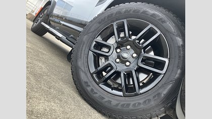 Defender 110 9