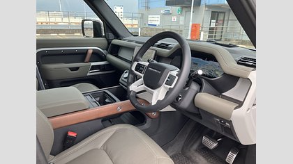 Defender 110 12