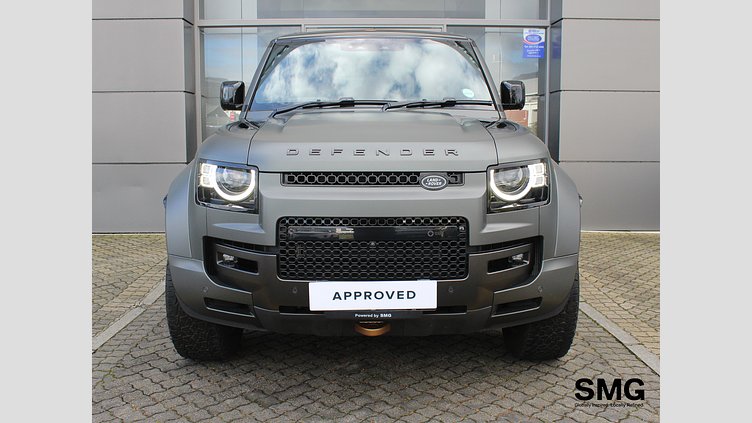2025 Approved Land Rover Defender OCTA Faroe Green 法羅群島綠 6D Dynamics hydraulic suspension for active roll and pitch control. EDITION ONE