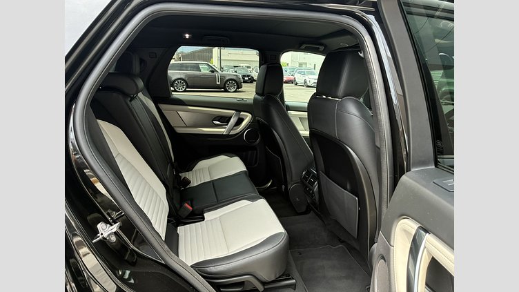 2024 認定中古車 Land Rover Discovery Sport サントリーニブラック プラグインハイブリッド（ガソリン） 標準ホイール Dynamic HSE