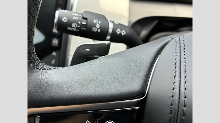 2024 認定中古車 Land Rover Discovery Sport サントリーニブラック プラグインハイブリッド（ガソリン） 標準ホイール Dynamic HSE