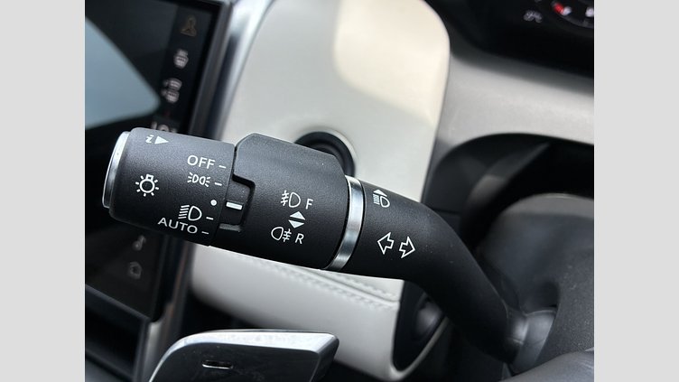 2024 認定中古車 Land Rover Discovery Sport サントリーニブラック プラグインハイブリッド（ガソリン） 標準ホイール Dynamic HSE