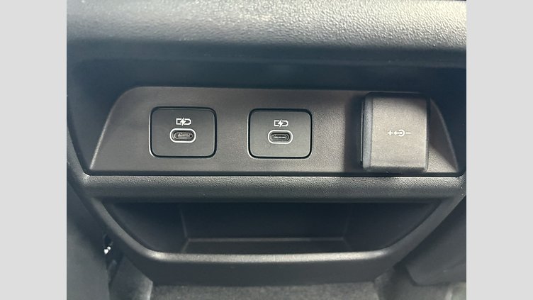 2024 認定中古車 Land Rover Discovery Sport サントリーニブラック プラグインハイブリッド（ガソリン） 標準ホイール Dynamic HSE
