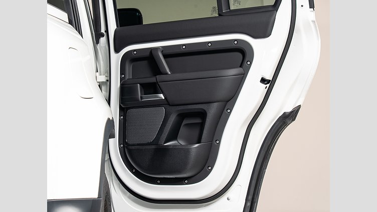 2023 認定中古車 Land Rover Defender 110 フジホワイト D300 AWD（AT） S
