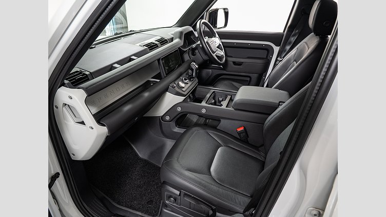 2023 認定中古車 Land Rover Defender 110 フジホワイト D300 AWD（AT） S