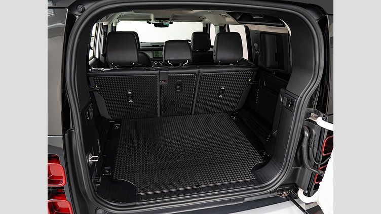 2023 認定中古車 Land Rover Defender 110 フジホワイト D300 AWD（AT） S