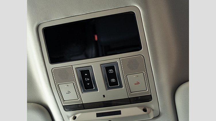 2023 認定中古車 Land Rover Defender 110 フジホワイト D300 AWD（AT） S