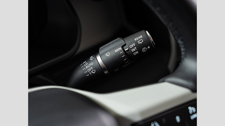2023 認定中古車 Land Rover Defender 110 フジホワイト D300 AWD（AT） S