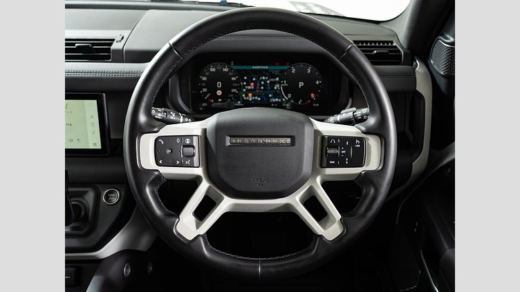 2023 認定中古車 Land Rover Defender 110 フジホワイト D300 AWD（AT） S