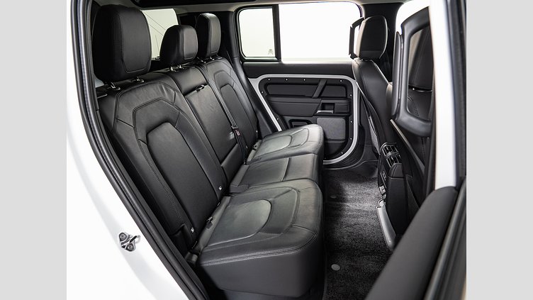 2023 認定中古車 Land Rover Defender 110 フジホワイト D300 AWD（AT） S