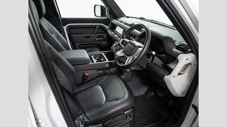 2023 認定中古車 Land Rover Defender 110 フジホワイト D300 AWD（AT） S