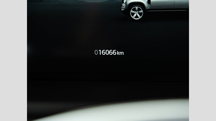 2023 認定中古車 Land Rover Defender 110 フジホワイト D300 AWD（AT） S