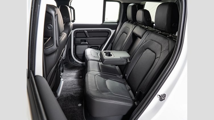 2023 認定中古車 Land Rover Defender 110 フジホワイト D300 AWD（AT） S