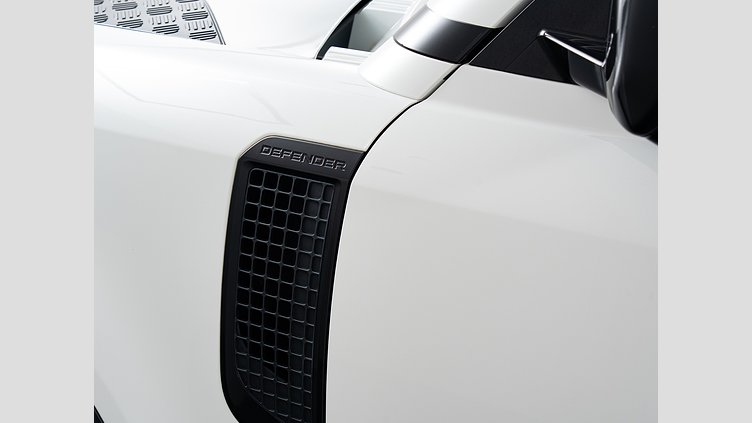 2023 認定中古車 Land Rover Defender 110 フジホワイト D300 AWD（AT） S