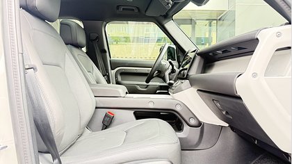 Defender 110 2