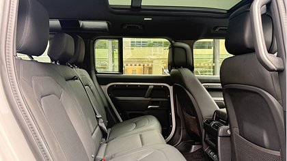 Defender 110 4