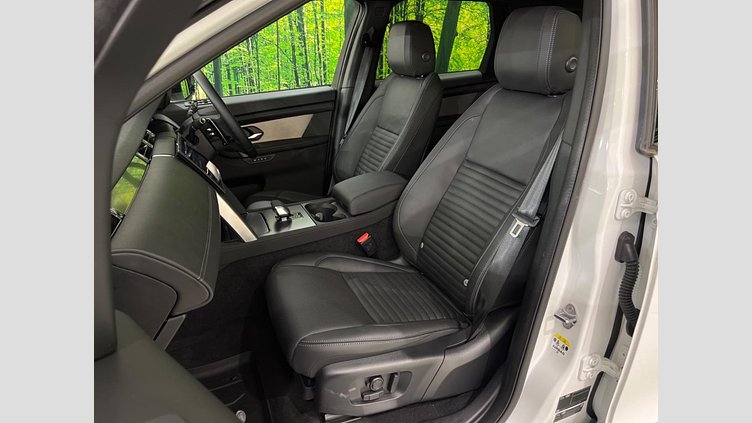 2024 認定中古車 Land Rover Discovery Sport フジホワイト プラグインハイブリッド（ガソリン） 標準ホイール Dynamic HSE