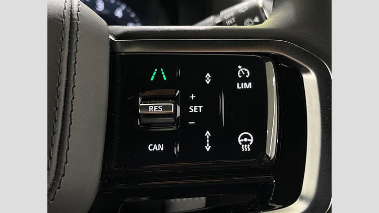 2024 認定中古車 Land Rover Discovery Sport フジホワイト プラグインハイブリッド（ガソリン） 標準ホイール Dynamic HSE