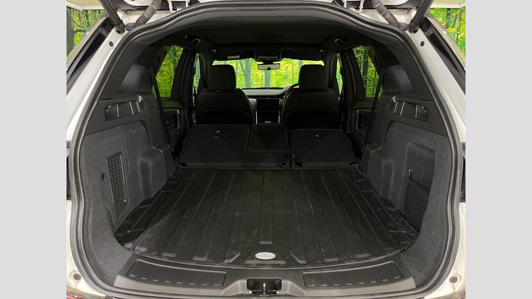 2024 認定中古車 Land Rover Discovery Sport フジホワイト プラグインハイブリッド（ガソリン） 標準ホイール Dynamic HSE