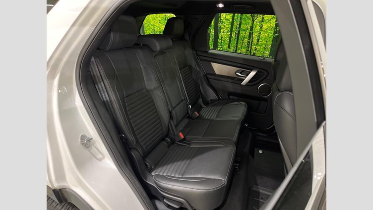 2024 認定中古車 Land Rover Discovery Sport フジホワイト プラグインハイブリッド（ガソリン） 標準ホイール Dynamic HSE