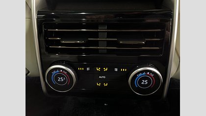 Range Rover 23