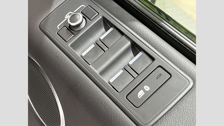 2017 認定中古車 Land Rover Range Rover Sport Fuji White 3.0 V6 Dsl Mono Turbo Std Flow SE