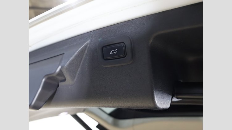 2021 認定中古車 Land Rover Discovery Sport ユーロンホワイト D200 AWD（オートマチック）MHEV 標準ホイールベース S