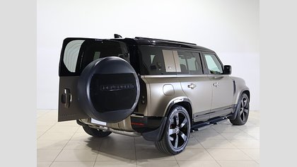 Defender 110 17