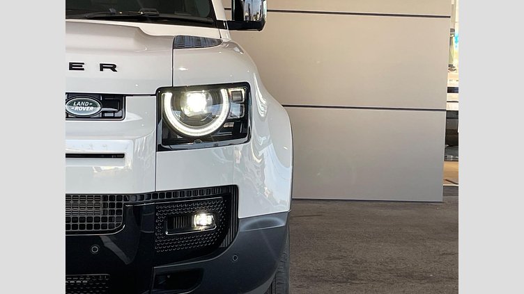 2025 認定中古車 Land Rover Defender 110 フジホワイト D350 ディーゼルマイルドハイブリッド S