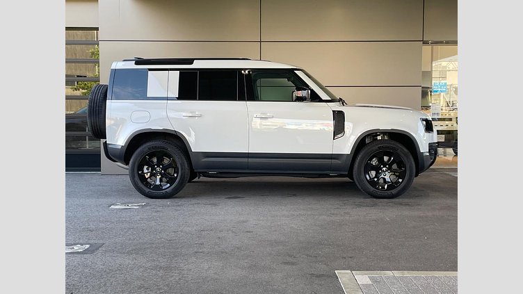 2025 認定中古車 Land Rover Defender 110 フジホワイト D350 ディーゼルマイルドハイブリッド S