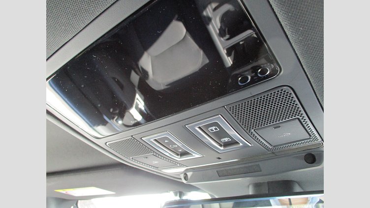 2023 認定中古車 Land Rover Defender 110 サントリーニブラック D300 AWD（AT） X-DYNAMIC HSE