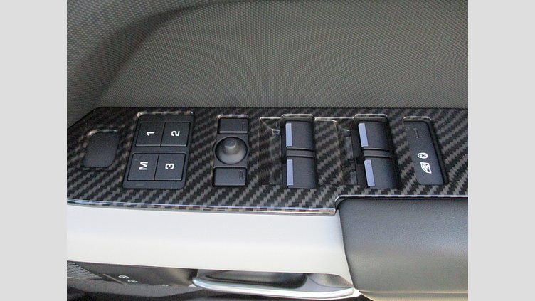 2023 認定中古車 Land Rover Defender 110 サントリーニブラック D300 AWD（AT） X-DYNAMIC HSE