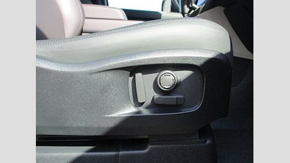 Defender 110 44