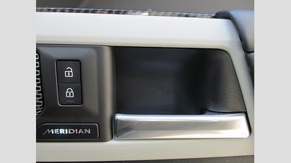 Defender 110 42