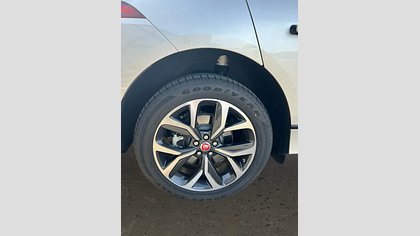 I-Pace 4
