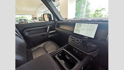 Defender 110 37