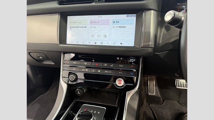 2018 認定中古車 Jaguar XF Yulong White 2.0PET スポーツブレイク　P250