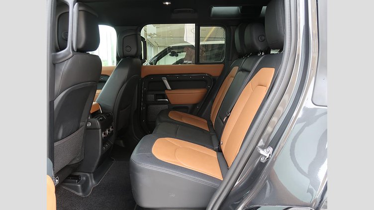 2023 認定中古車 Land Rover Defender 110 Carpathian Grey 3.0 litre i6D​ ダイナミックＨＳＥ Ｄ３００ エアサスペンション装着車