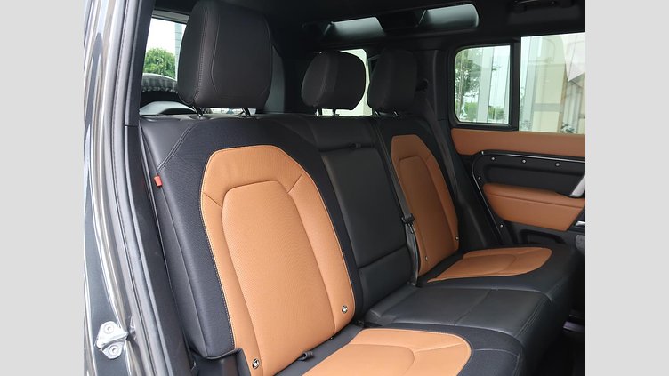 2023 認定中古車 Land Rover Defender 110 Carpathian Grey 3.0 litre i6D​ ダイナミックＨＳＥ Ｄ３００ エアサスペンション装着車