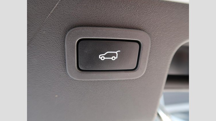 2018 認定中古車 Land Rover Discovery Sport Fuji White 2.0 litre i4D Diesel ＳＥ