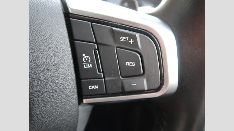 2018 認定中古車 Land Rover Discovery Sport Fuji White 2.0 litre i4D Diesel ＳＥ