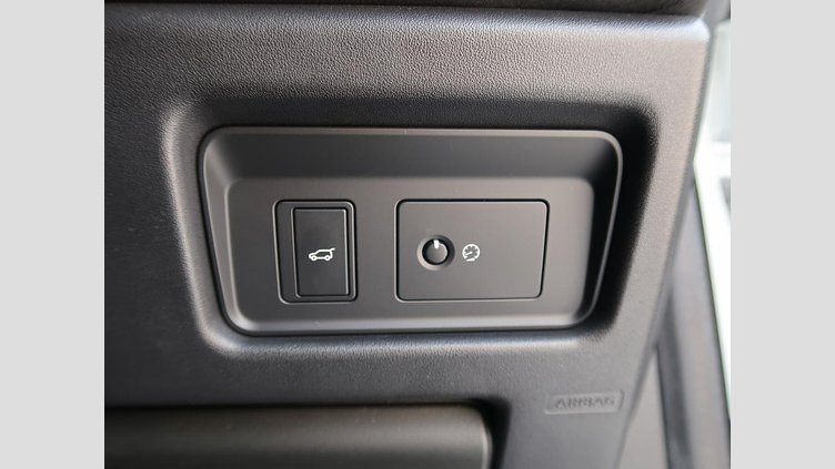 2018 認定中古車 Land Rover Discovery Sport Fuji White 2.0 litre i4D Diesel ＳＥ
