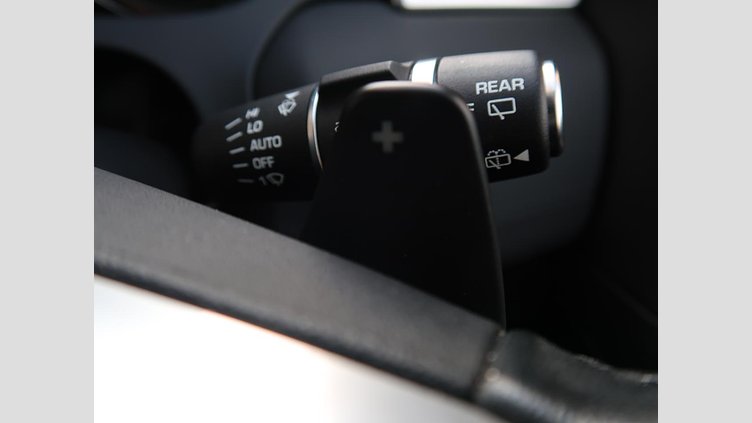 2018 認定中古車 Land Rover Discovery Sport Fuji White 2.0 litre i4D Diesel ＳＥ