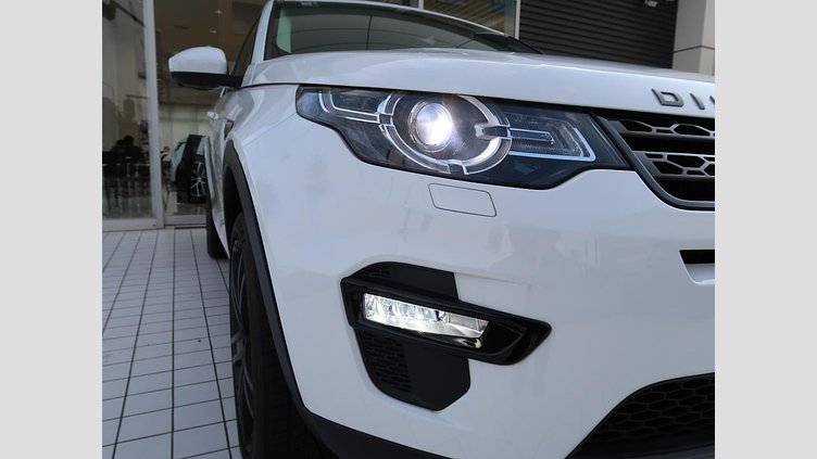 2018 認定中古車 Land Rover Discovery Sport Fuji White 2.0 litre i4D Diesel ＳＥ