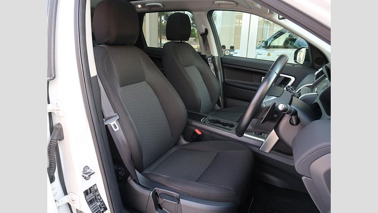2018 認定中古車 Land Rover Discovery Sport Fuji White 2.0 litre i4D Diesel ＳＥ