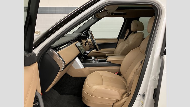 2023 認定中古車 Land Rover Range Rover Icy White in Gloss finish P530 AWD（AT） スタンダードホイールベース AUTOBIOGRAPHY