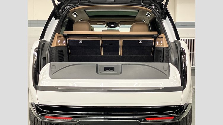 2023 認定中古車 Land Rover Range Rover Icy White in Gloss finish P530 AWD（AT） スタンダードホイールベース AUTOBIOGRAPHY