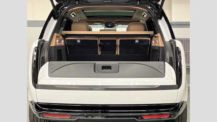 2023 認定中古車 Land Rover Range Rover Icy White in Gloss finish P530 AWD（AT） スタンダードホイールベース AUTOBIOGRAPHY